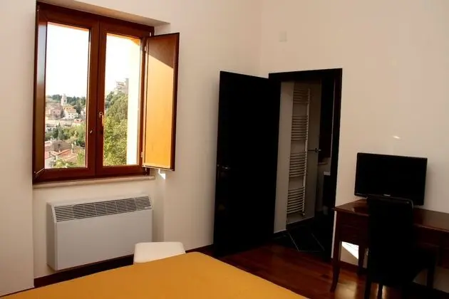 Tek Büyük Yataklı Oda, Havuz Manzaralı