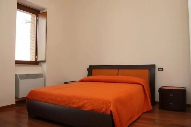 Tek Büyük Yataklı Oda, Havuz Manzaralı