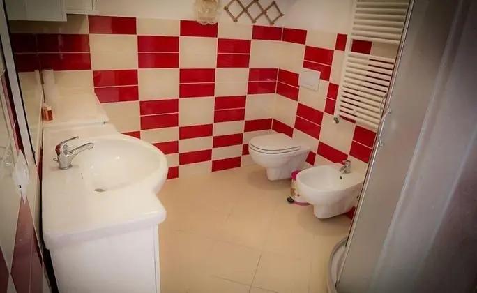 Tek Büyük Yataklı Oda, Banyolu/Duşlu