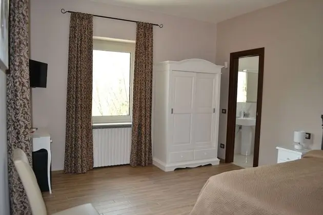 Tek Büyük Yataklı Oda, Havuz Manzaralı (Langhe)