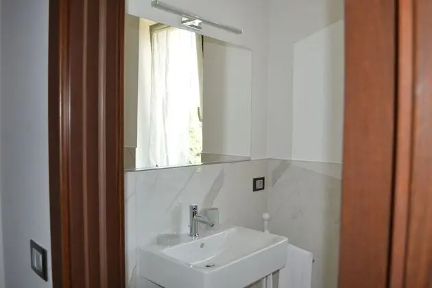 Tek Büyük Yataklı Oda, Havuz Manzaralı (Langhe)