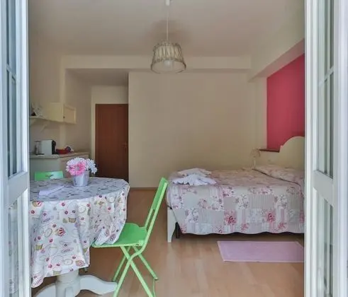 Classic Tek Büyük Yataklı Oda, Balkon, Deniz Manzaralı (Rosa)