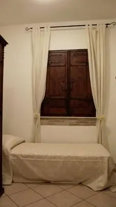 Tek Büyük veya İki Ayrı Yataklı Oda (Private External Bathroom)