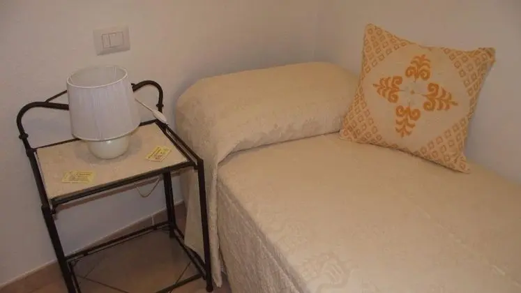 Tek Büyük veya İki Ayrı Yataklı Oda (Private External Bathroom)