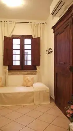 Tek Büyük veya İki Ayrı Yataklı Oda (Private External Bathroom)