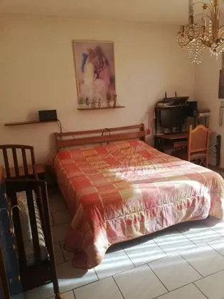 Deluxe Tek Büyük veya İki Ayrı Yataklı Oda, Ortak Banyo (Rosa)