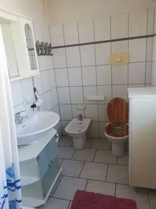 İki Ayrı Yataklı Oda, Ortak Banyo (Gialla)