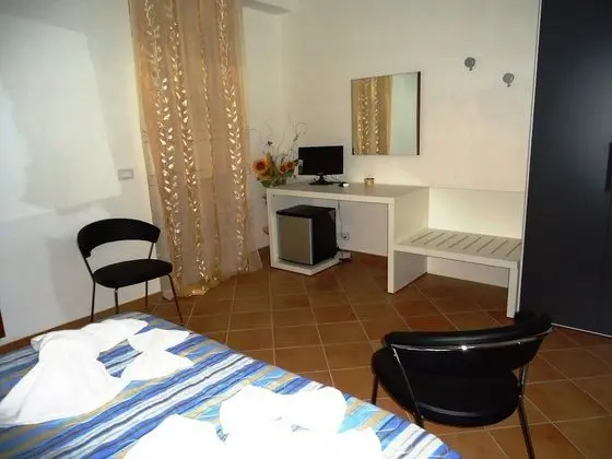 Standard Tek Büyük Yataklı Oda