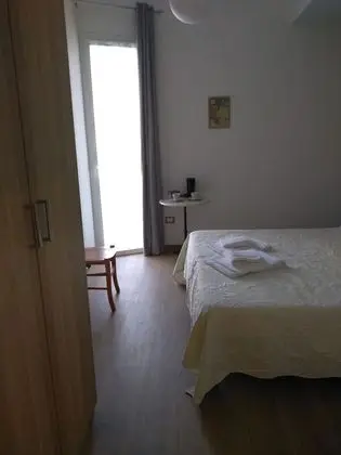 Basic Tek Büyük Yataklı Oda