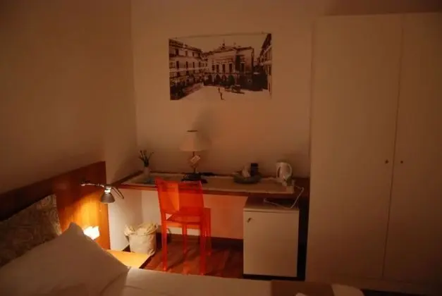 Tek Büyük Yataklı Oda (Private External Bathroom)