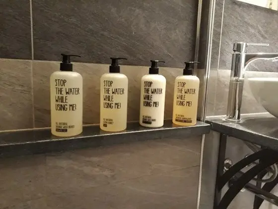 Standard Tek Büyük veya İki Ayrı Yataklı Oda, Özel Banyo
