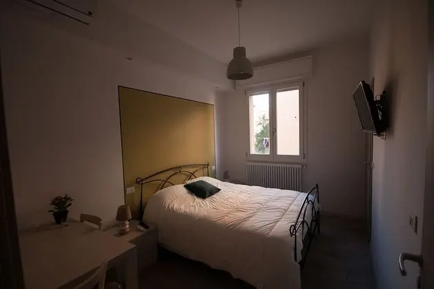 Business Tek Büyük Yataklı Oda