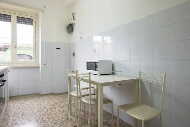 Basic Tek Büyük veya İki Ayrı Yataklı Oda, Ortak Banyo