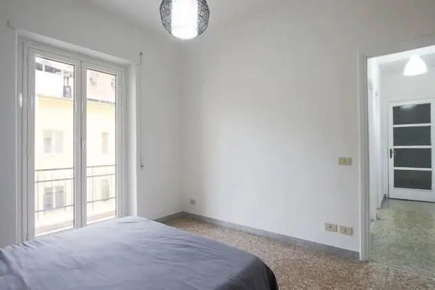 Tek Büyük veya İki Ayrı Yataklı Oda, Ortak Banyo