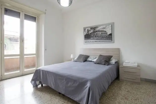 Tek Büyük veya İki Ayrı Yataklı Oda, Ortak Banyo