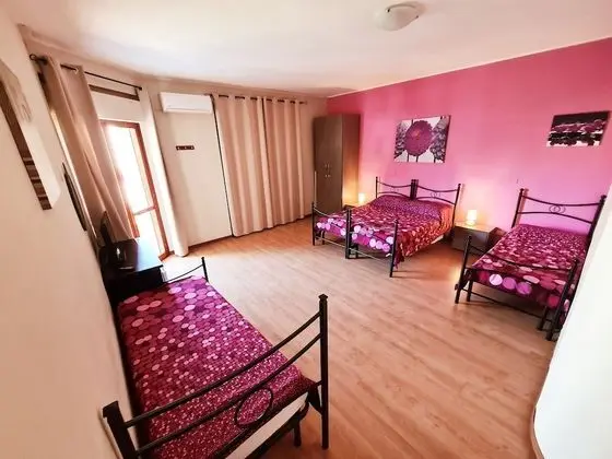 Comfort Dört Kişilik Oda, Banyolu/Duşlu