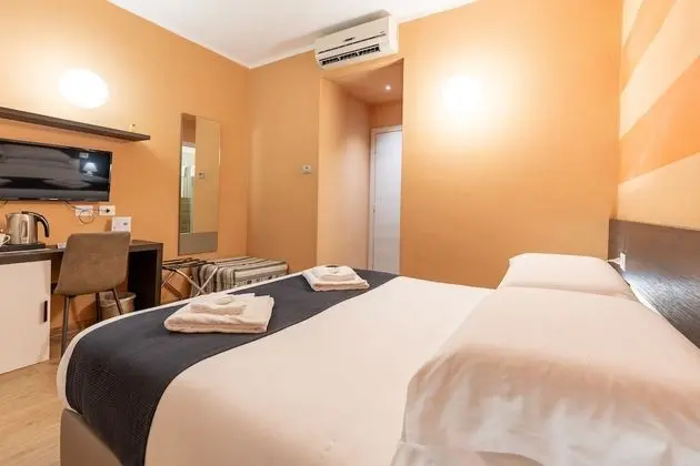 Tek Büyük veya İki Ayrı Yataklı Oda, Özel Banyo