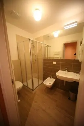 Tek Büyük veya İki Ayrı Yataklı Oda, Özel Banyo