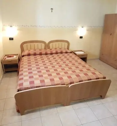 Tek Büyük veya İki Ayrı Yataklı Oda (with 1-2 pax)