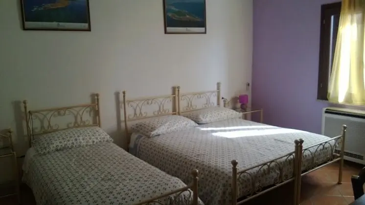 Üç Kişilik Oda