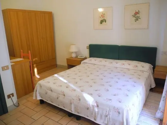 Tek Büyük veya İki Ayrı Yataklı Oda, Sigara İçilmez