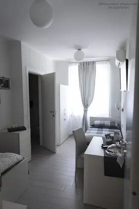 Basic Tek Büyük Yataklı Oda, Birden Çok Yatak, Havuz Manzaralı