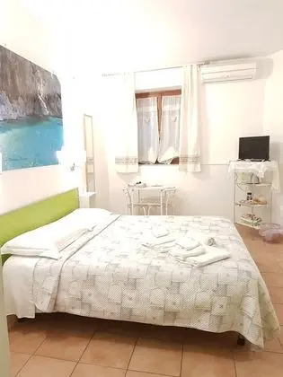 Basic Tek Büyük Yataklı Oda