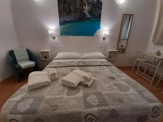 Basic Tek Büyük Yataklı Oda