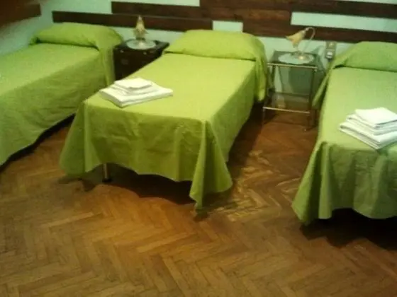 Dört Kişilik Oda, Ortak Banyo, Nehir Manzaralı