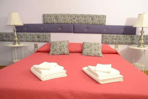 Tek Büyük Yataklı Oda, Ortak Banyo, Nehir Manzaralı