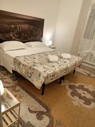 Dört Kişilik Oda, Ortak Banyo