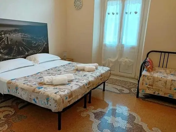 Dört Kişilik Oda, Ortak Banyo