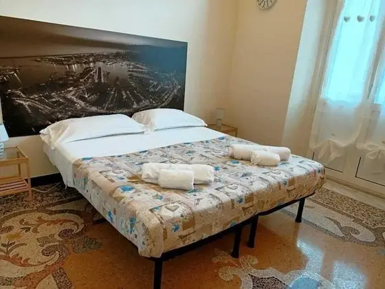 Dört Kişilik Oda, Ortak Banyo