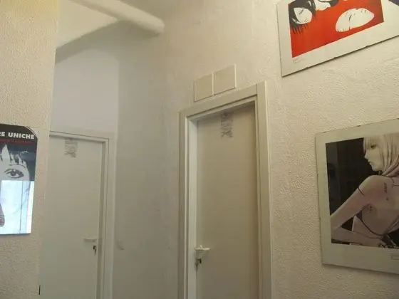 Oda, 1 Büyük (Queen) Boy Yatak, Ortak Banyo