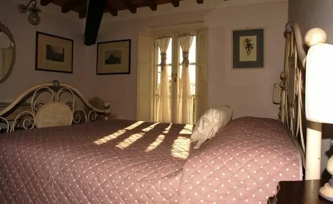 Tek Büyük Yataklı Oda (Firenze)
