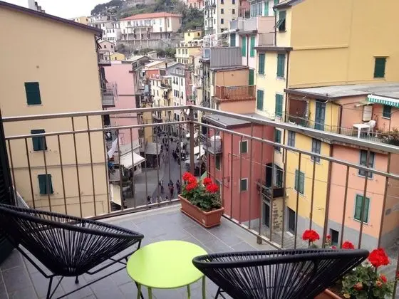 Deluxe Tek Büyük Yataklı Oda, 1 Büyük (Queen) Boy Yatak, Teras, Şehir Manzaralı (Room 3)