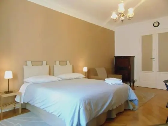 Tek Büyük veya İki Ayrı Yataklı Oda