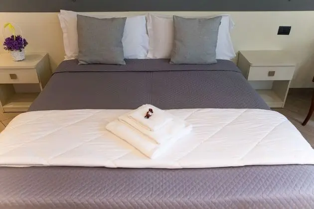 Üç Kişilik Oda