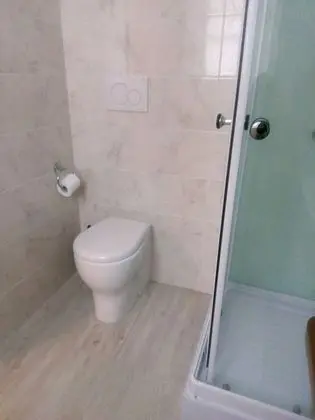 Tek Büyük Yataklı Oda, 1 Büyük (Queen) Boy Yatak, Ortak Banyo