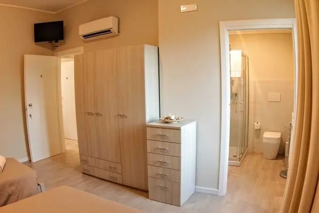 Deluxe Üç Kişilik Oda (5)