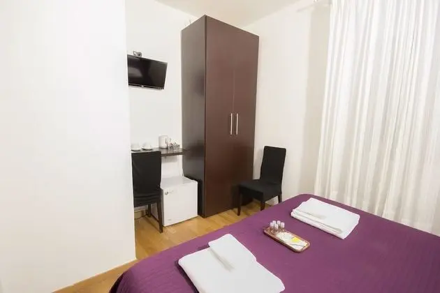 Tek Büyük Yataklı Oda