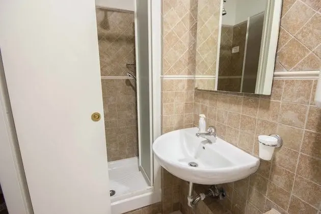 Tek Büyük Yataklı Oda, 2 Tek Kişilik Yatak