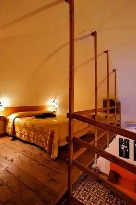 Üç Kişilik Oda