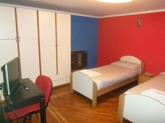 Üç Kişilik Oda