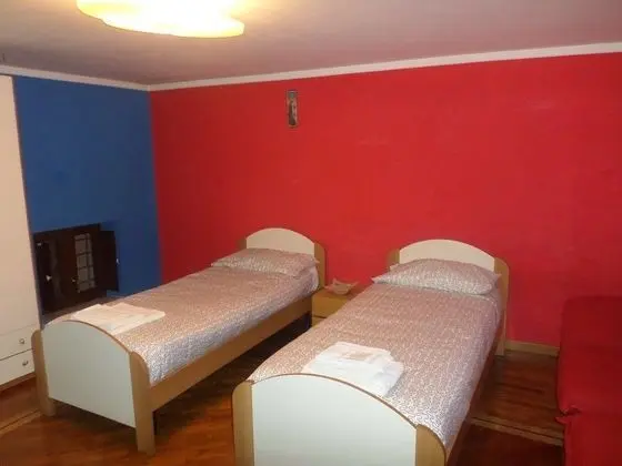 Üç Kişilik Oda