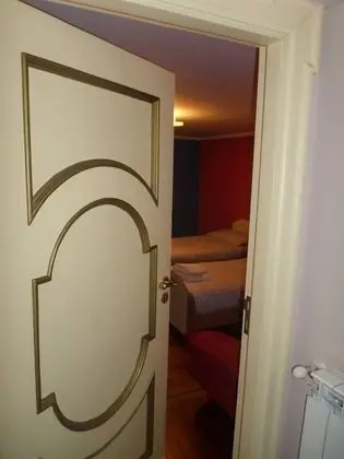Üç Kişilik Oda