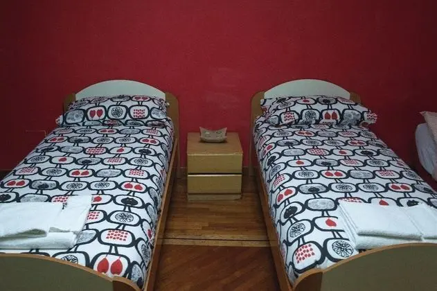 Üç Kişilik Oda