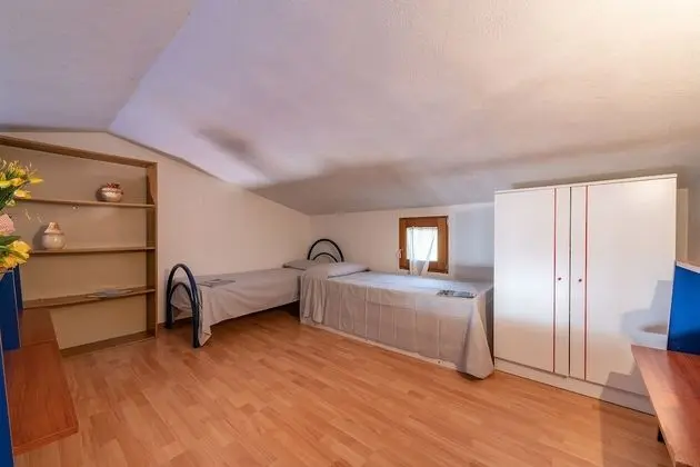 Apart Daire, 2 Yatak Odası, Asma Kat (Via Grosseto)