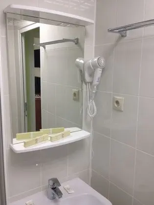 Standard Tek Büyük Yataklı Oda (R6)