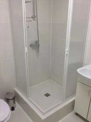 Standard Tek Büyük Yataklı Oda (R6)